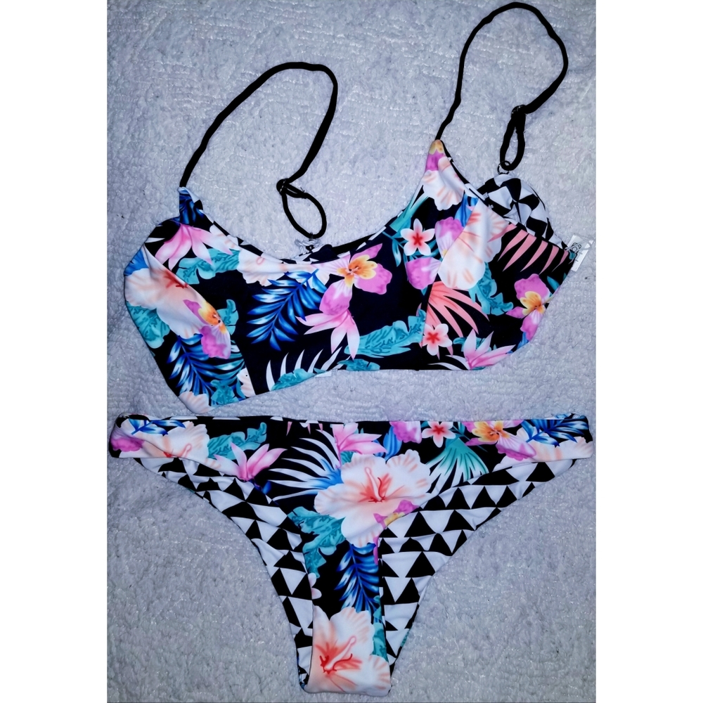 Reversible Floral & Geometrical Print Bikini